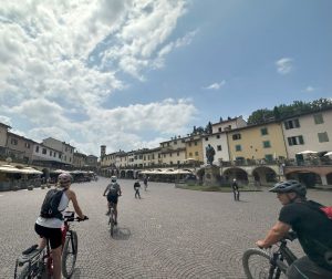 Biker Piazza di Greve