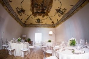 Palazzo mit freskengeschmückten Räumen. Firenze- Roma Radtour